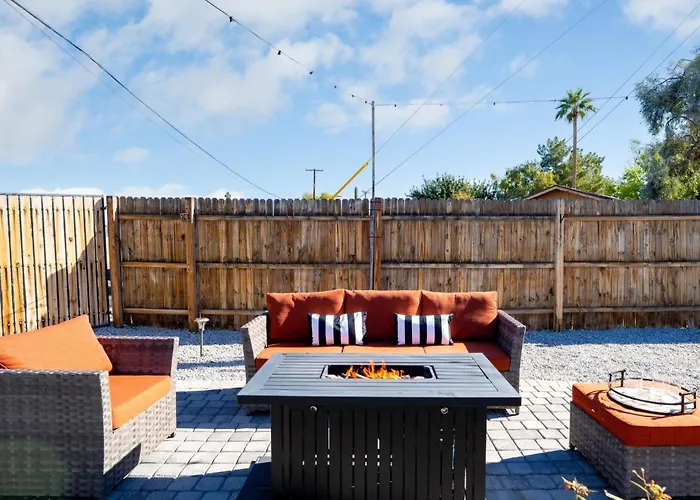 Dom wakacyjny Heated Saltwater Pool I Hot Tub I Old Town I Bbq I Firepit